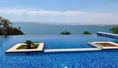 Two-Bedroom Apartment with Balcony and Sea View
