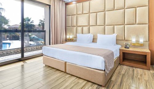 Deluxe King Room with Pool View