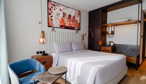 Deluxe Room - 28 hours Staycation Package 20% discount on Food & Beverage, 10% discount on laundry services, Early check in 11 AM & Late check out 3 PM