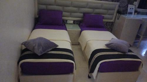 Standard Twin Room with Private Bathroom