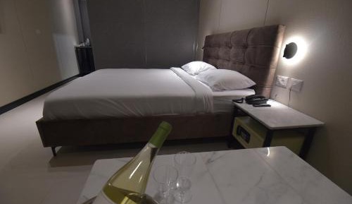 Deluxe Double Room with Shower