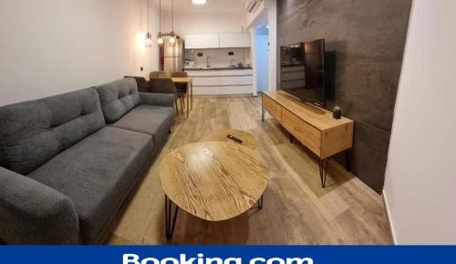Apartment with Lake View