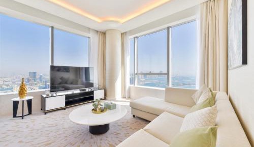 Deluxe Suite with Sea View