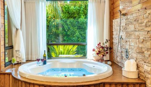 Studio with Spa Bath
