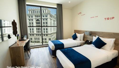 Deluxe Room Twin Bed with Waterfront View (includes 15% off F&B)