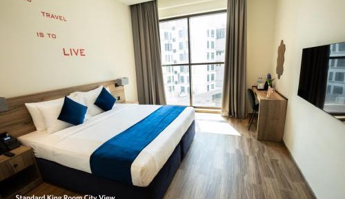 Standard Room King Bed (includes 15% off F&B)