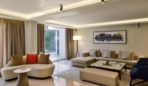 Presidential Suite, Club Lounge Access, 1 King, Garden View 