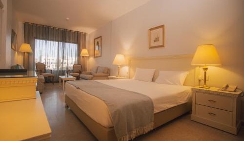 Junior Suite with Pool View