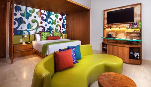 Standard King Room with Balcony and Garden View