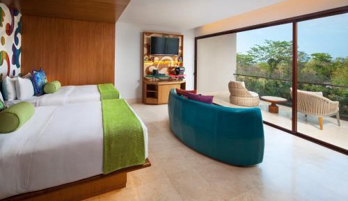 Premier Queen Room with Balcony and Ocean View