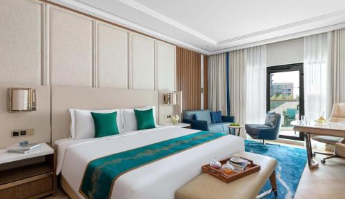 Luxury Room King Bed
