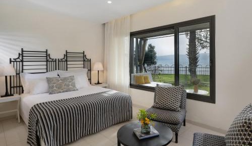 Sea Room First Row (Adults Only)