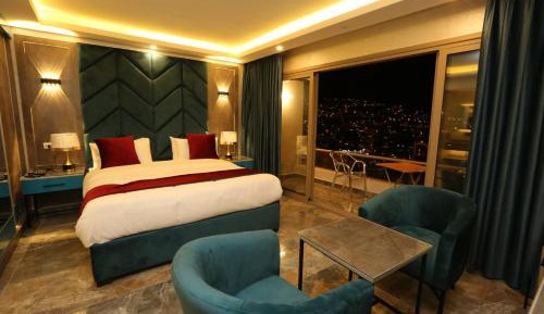 Deluxe King Room