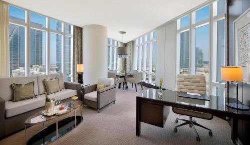 Manor Club Premier Suite - Skyline View