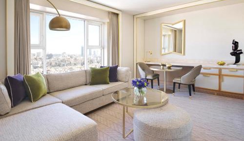  Executive Suite  