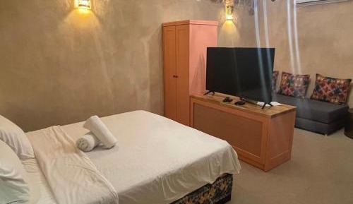 Deluxe Queen Room