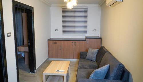 Deluxe Queen Suite
