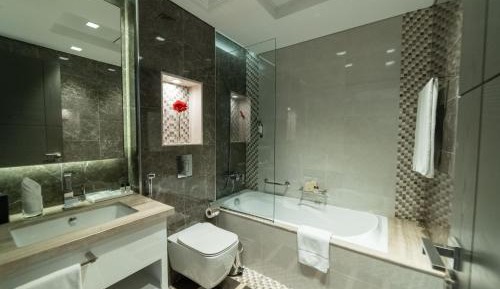 Deluxe Studio Apartment