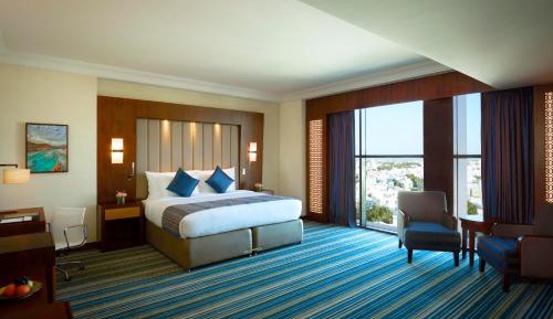 Deluxe Suite - 20% Discount on F&B Dining in restaurants, 30% on spa, and 30% on laundry services + Late check out and Early check in (subject to hotel availability)