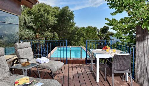 Suite with Garden View
