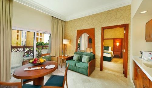 1 Double Bed Suite Smoking