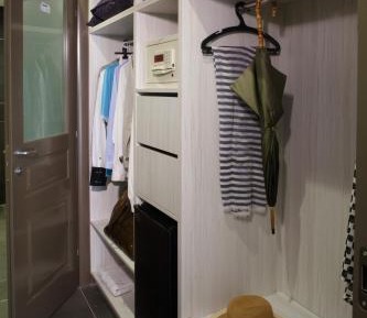 Suite with Spa Bath and Sauna Side View