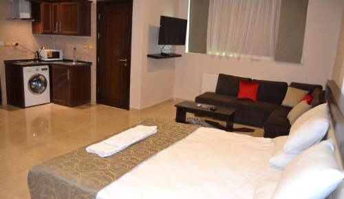 King Studio with Sofa Bed