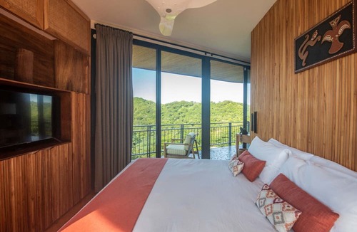 Santa Barbara Hotel | Suitree Experience Hotel