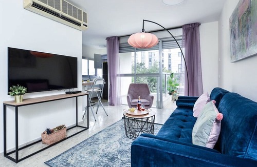 Tel Aviv City Center Apartment | MAMAD - Apt with Balcony In the Heart of TLV