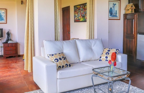 El Castillo Bed & Breakfast | Birdsong Villa