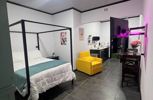 Carmen Apartment | Cozy 1-bedroom Apartment in Central Alajuela