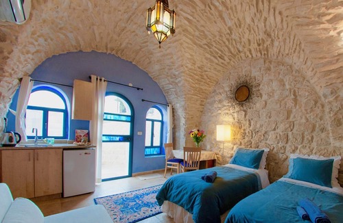 Artists Colony House | Artist Quarter Guesthouse B&B