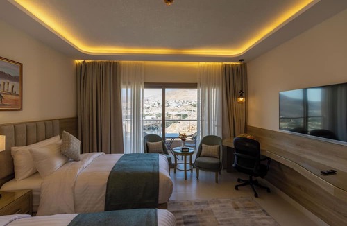 Wadi Musa Hotel | Petra Legacy Luxury