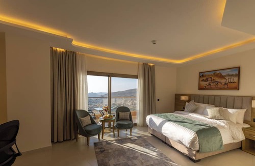 Wadi Musa Hotel | Petra Legacy Luxury
