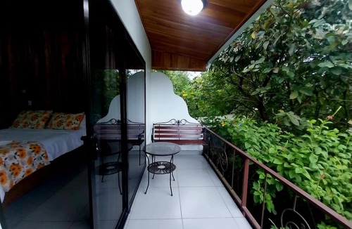 Sierra Bed & Breakfast | Belcruz Bed & Breakfast