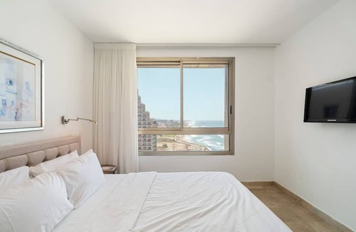 Haifa Apartment | HaCarmel Beach Penthouse by Sea N Rent