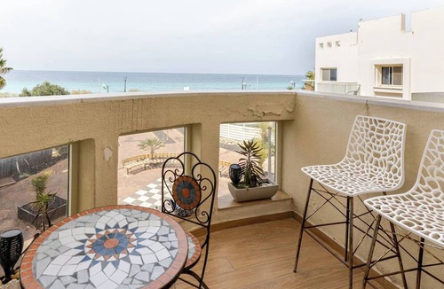 Nahariya Hotel | Gugel Waves Apartments HaAliya 75