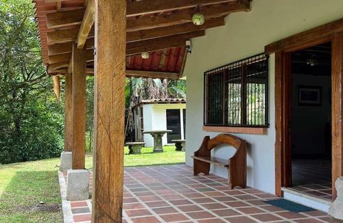 Roble Bed & Breakfast | AMALUR PARAÍSO TROPICAL - COSTA RICA
