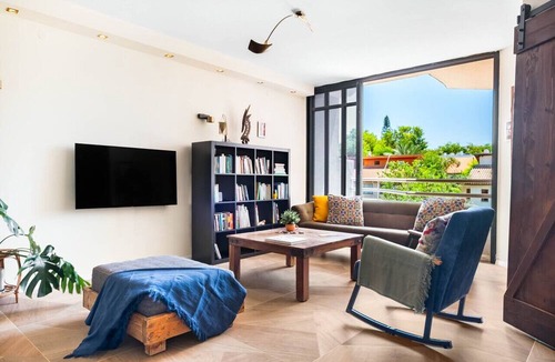 Ramat Hasharon Apartment | Hasharon Rooftop Oasis by Sea N' Rent