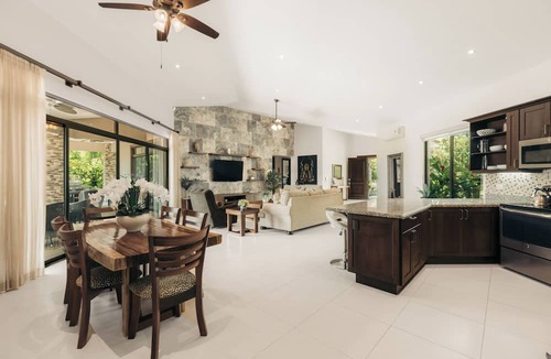 Carpintero Villa | Casa De La Reina - Single Storey Oceanview Villa