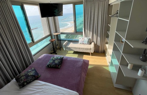 Netanya Apartment | Panoramic Sea View Luxury Suite
