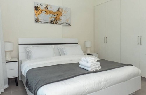 Dubai Apartment | StoneTree - Golf Views Block B 1BR - Peaceful Community