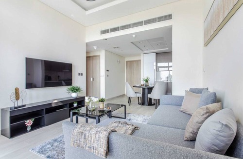Jadaf Apartment | Contemporary 1BR w/Burj Khalifa Views in Al Jaddaf