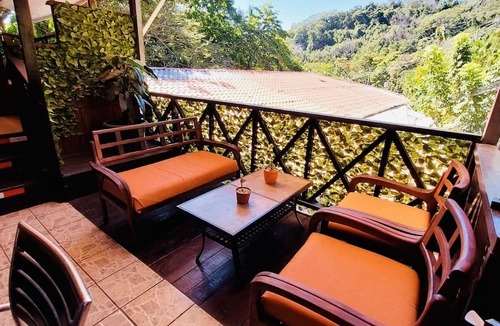 Montezuma Hostel | Hotel Aurora