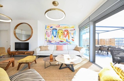 Florentin Apartment | The Radiant By HolyGuest