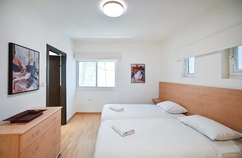 Tel Aviv City Center Apartment | Central and Cozy 2BR in Ben Gurioun blvd by HolyGuest
