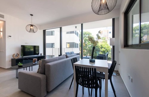 Kerem HaTeimanim Apartment | Charming & Quiet 1 BR in Heart Tel Aviv SAFE ROOM