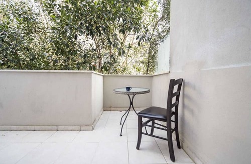 Tel Aviv Promenade Apartment | Sunny 2-Room Apartment with Spacious Terrace, Steps from Bograshov Beach