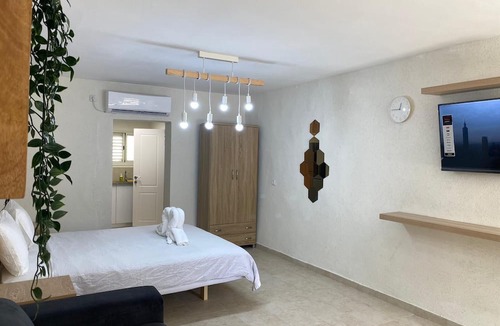 German Colony Apartment | Maya Guest House-GermanColony&BahaiGardn