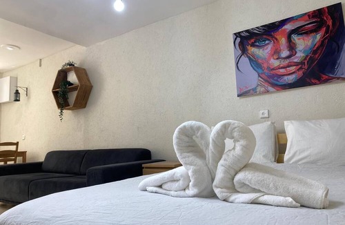 German Colony Apartment | Maya Guest House-GermanColony&BahaiGardn